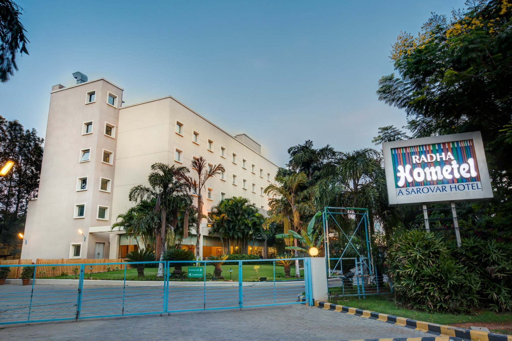 Radha Hometel Bangalore Exterior foto